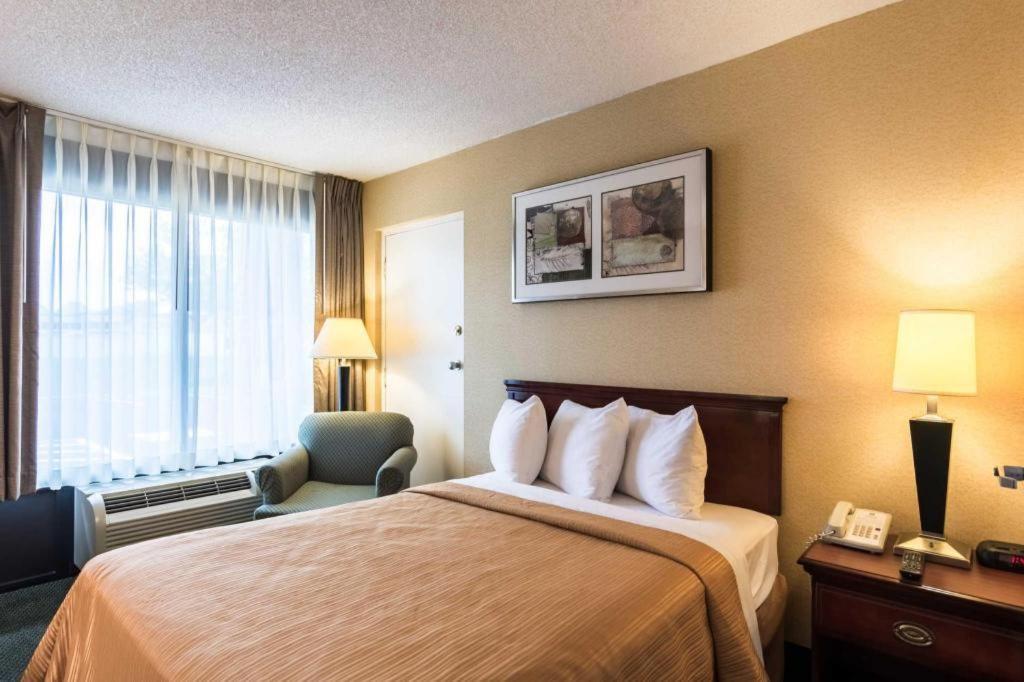 מנסאס Quality Inn מראה חיצוני תמונה