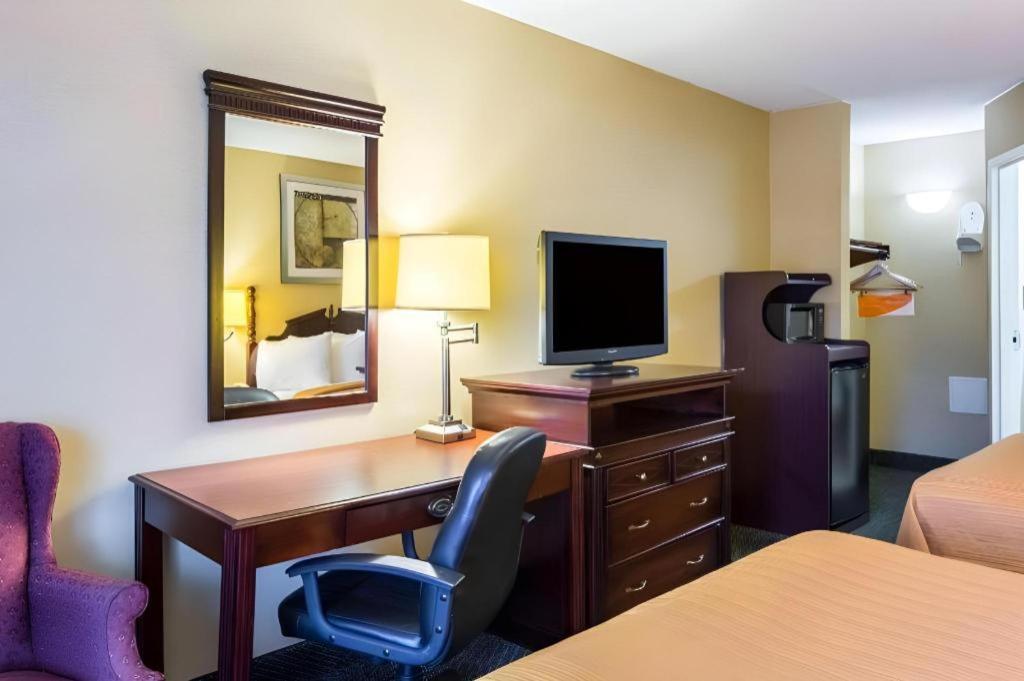 מנסאס Quality Inn מראה חיצוני תמונה