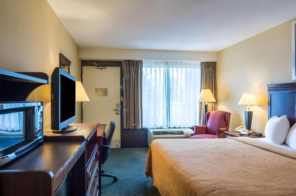 מנסאס Quality Inn מראה חיצוני תמונה