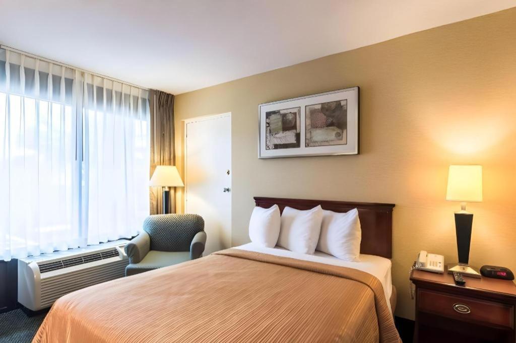 מנסאס Quality Inn מראה חיצוני תמונה