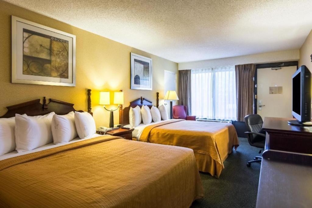 מנסאס Quality Inn מראה חיצוני תמונה